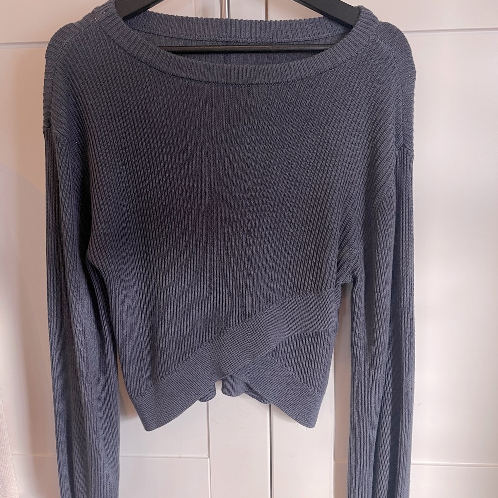 Lululemon blue reversible sweater size 4
